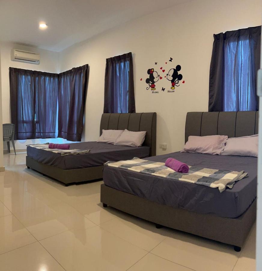 Stay N Rest 5 Room Homestay Hijayu Sri Sendayan Seremban Zewnętrze zdjęcie